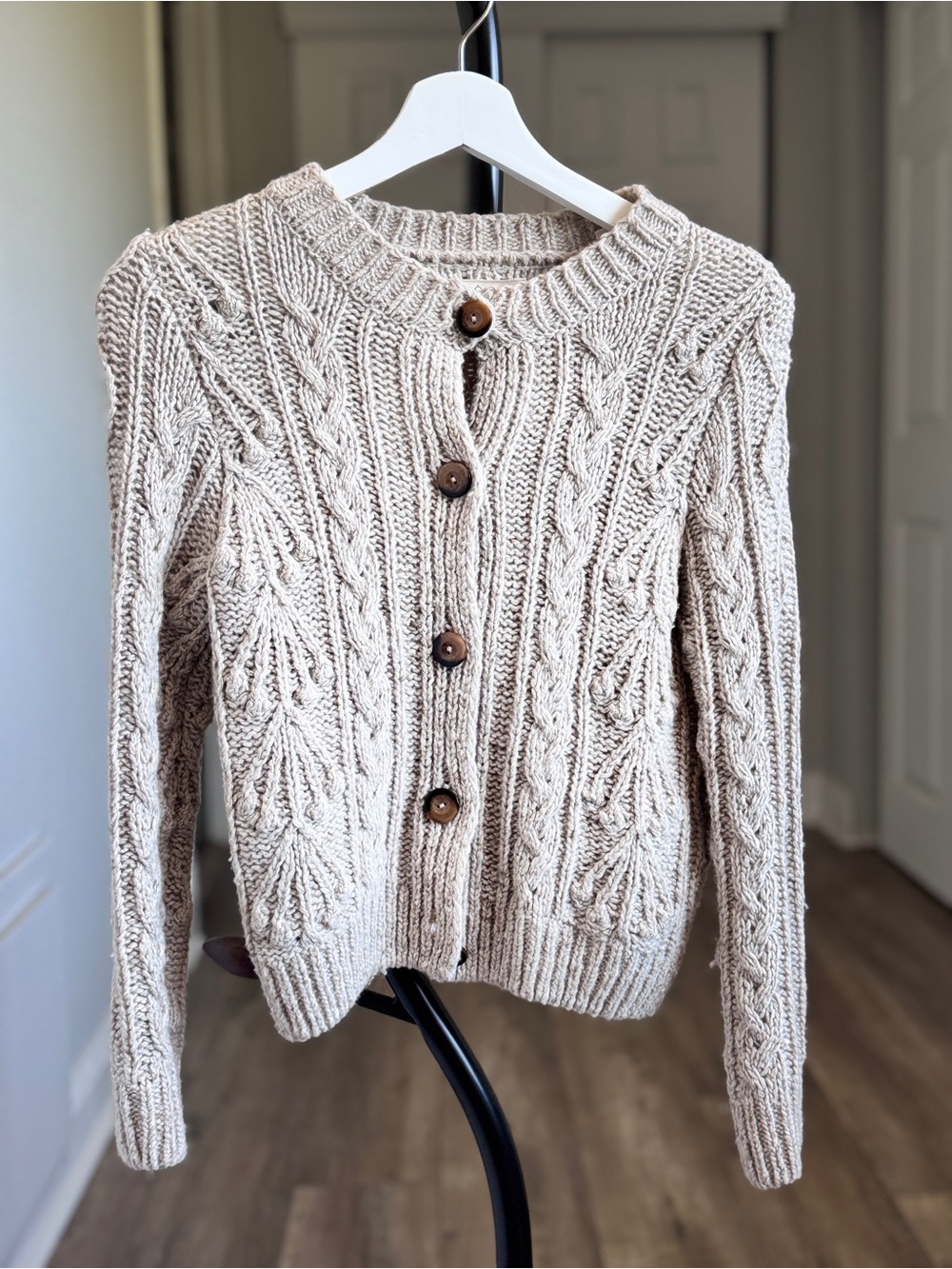 Doen Cream Cable-Knit Button Cardigan